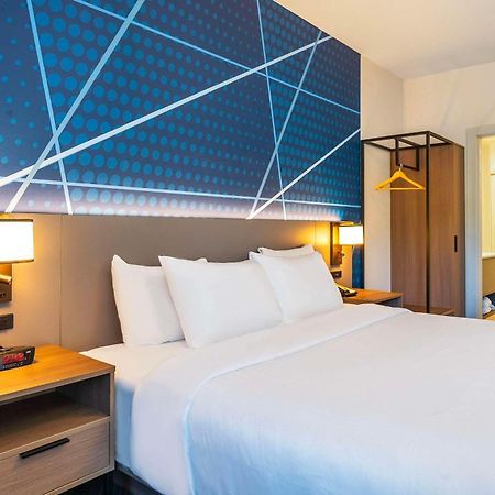 คอมฟอร์ต สวีท โฮเต็ล เคโลว์นา Hotel ภายนอก รูปภาพ